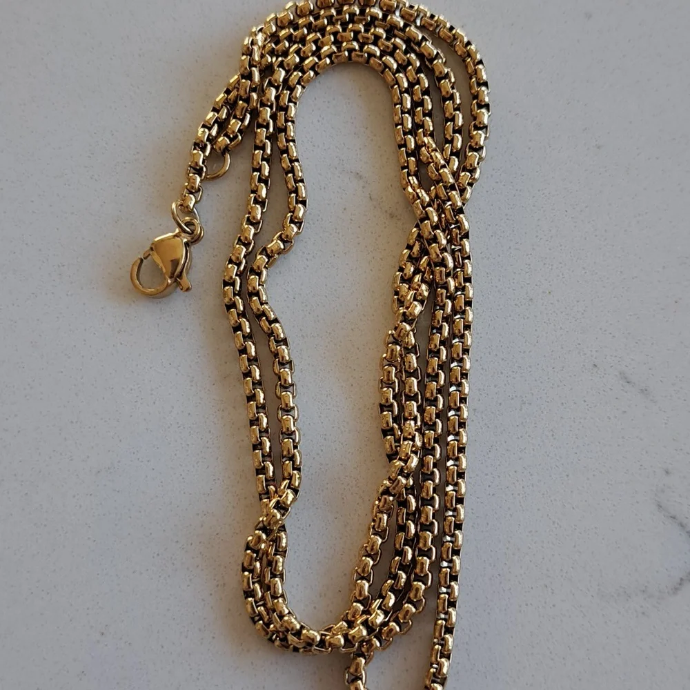 Gold Horse Pendant Necklace - Picture 3 of 5